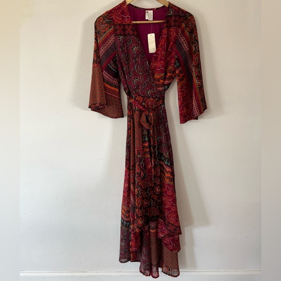 Japna Dresses & Skirts - Japna Elegant Paisley Wrap Dress